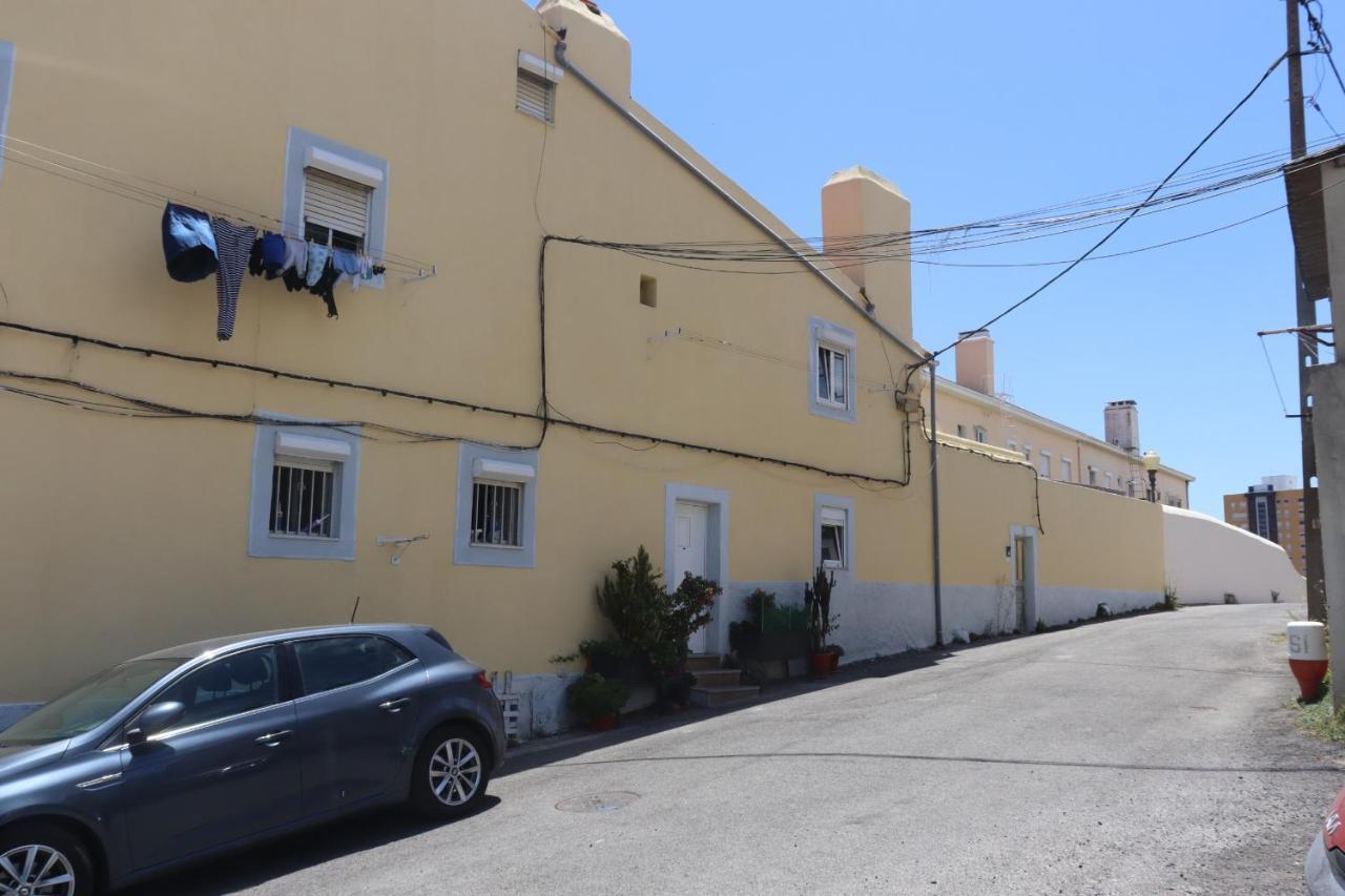 Lisbon, T2 Renewed Duplex With River View, Beato, Lisboa