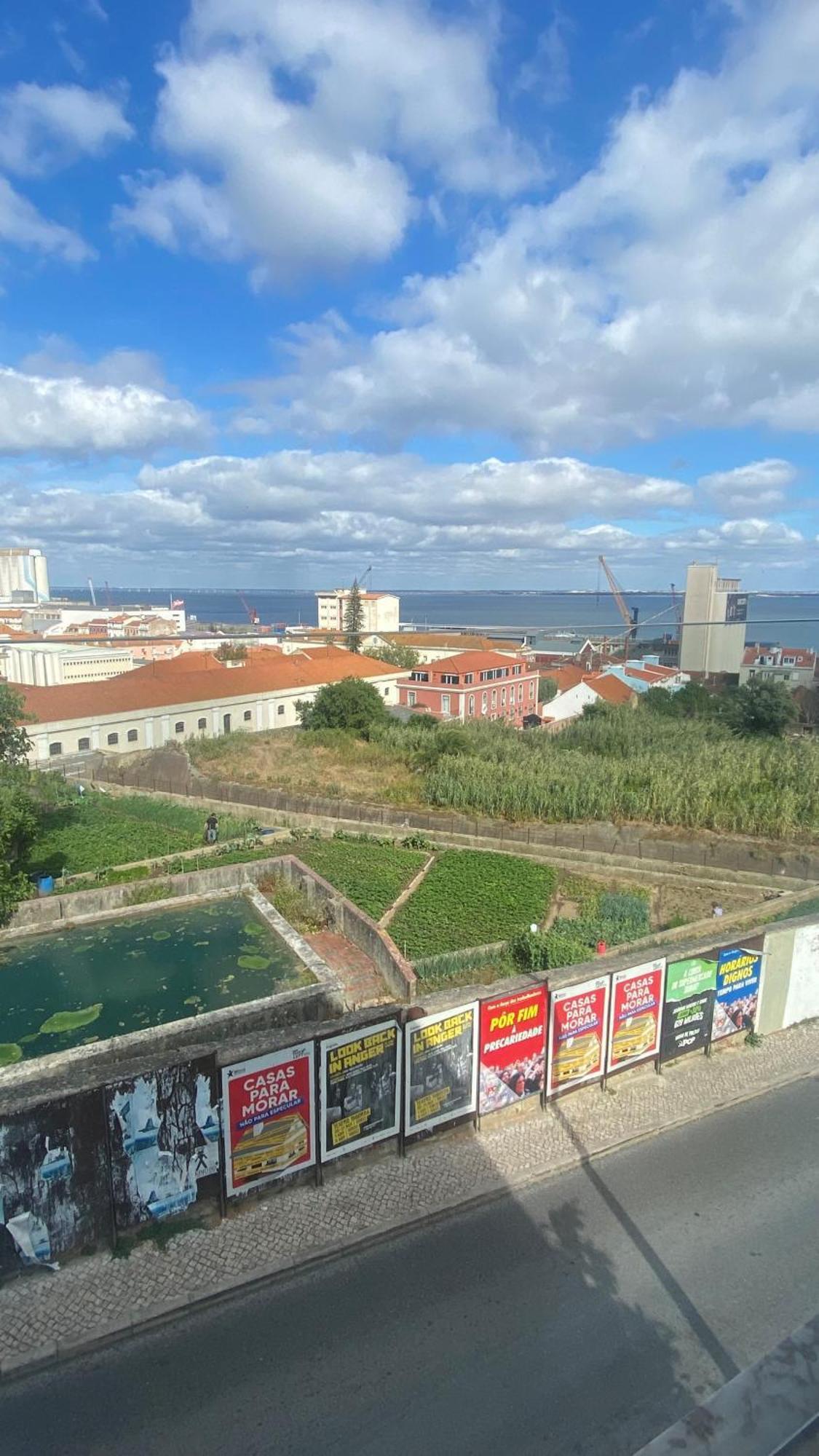 Lisbon, T2 Renewed Duplex With River View, Beato, Lejlighed Lisboa