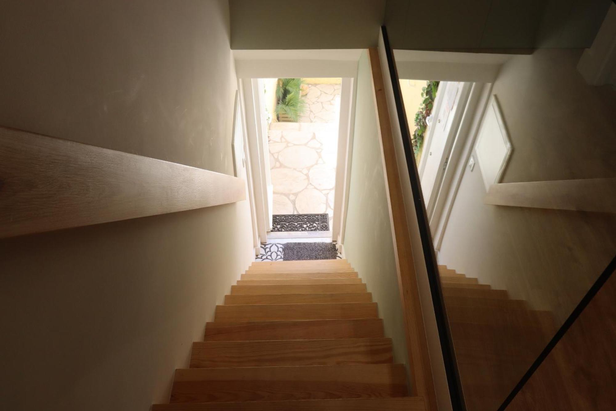Lisbon, T2 Renewed Duplex With River View, Beato, Lejlighed Lisboa