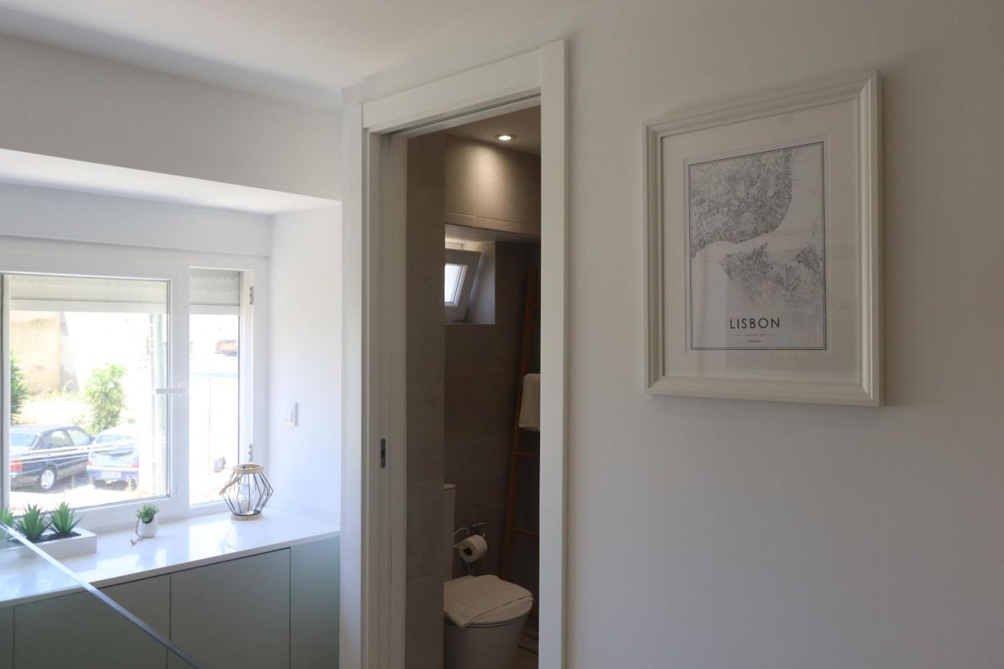 Lisbon, T2 Renewed Duplex With River View, Beato, Lejlighed Lisboa
