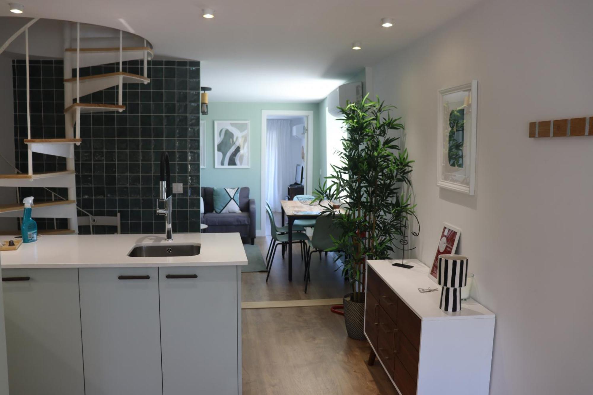 Lejlighed Lisbon, T2 Renewed Duplex With River View, Beato,