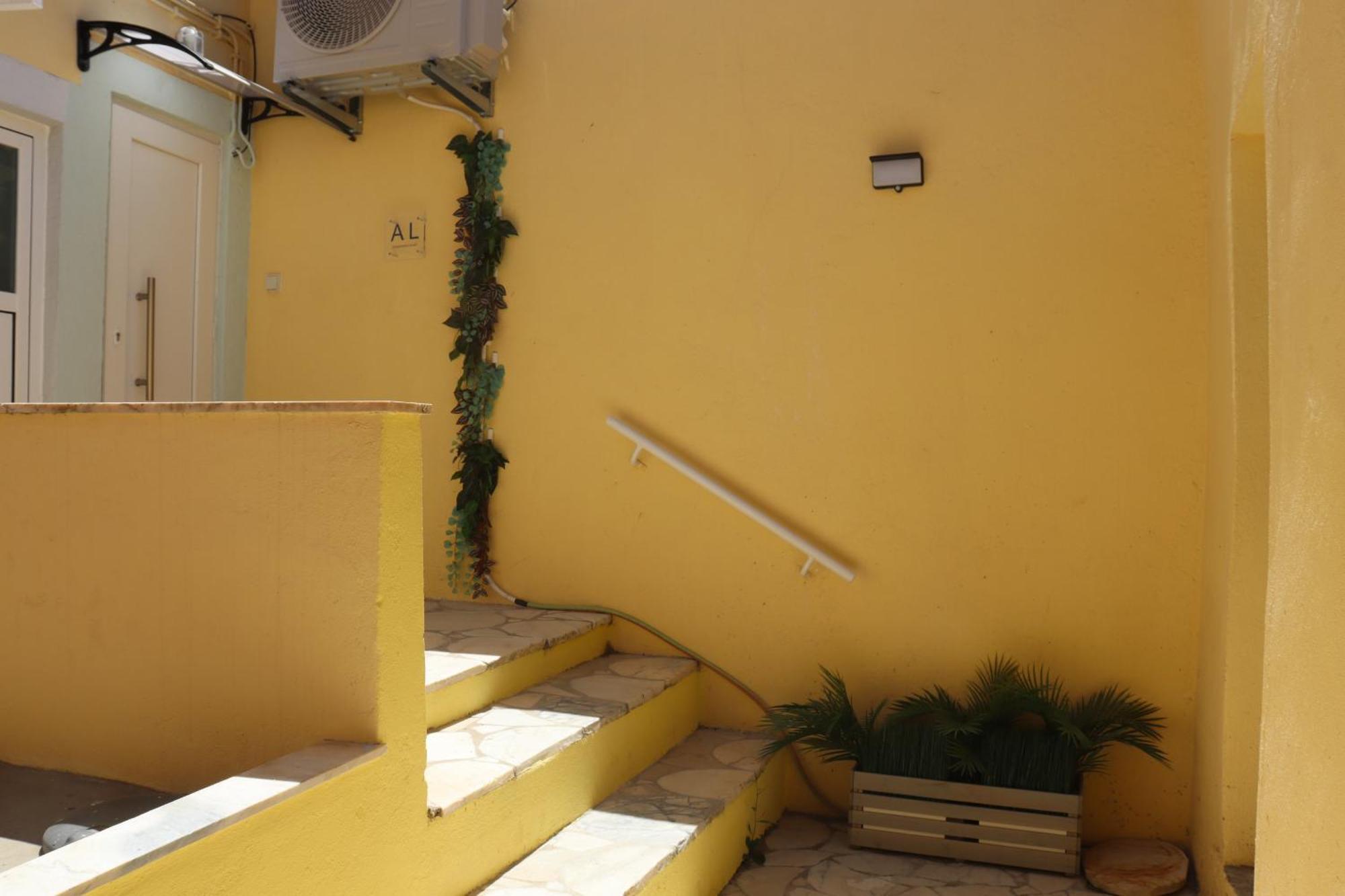 Lejlighed Lisbon, T2 Renewed Duplex With River View, Beato, Lisboa